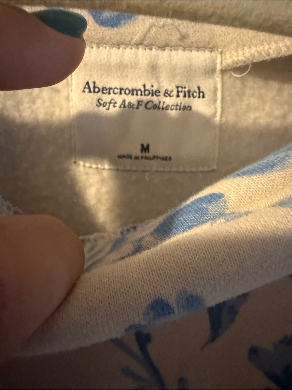 Abercrombie Sunday Slash Cream Top with Blue Floral Print - size medium - Picture 5 of 8